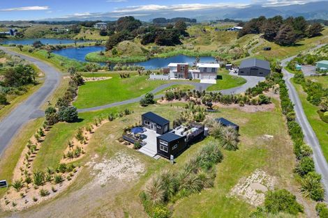 Photo of property in 47 Reay Mackay Grove, Waikawa Beach, Levin, 5573