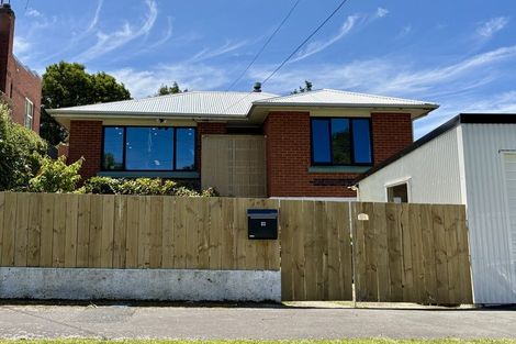 Photo of property in 16 Frasers Road, Glenross, Dunedin, 9011