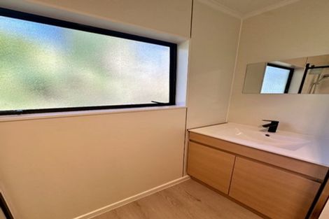 Photo of property in 16 Zingaro Place, Massey, Auckland, 0614