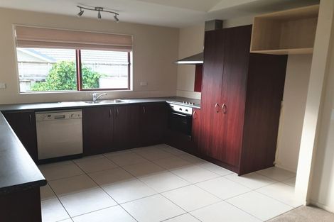 Photo of property in 37 Mcewen Crescent, Riverstone Terraces, Upper Hutt, 5018