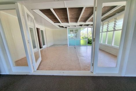 Photo of property in 2 Martin Place, Kelston, Auckland, 0602