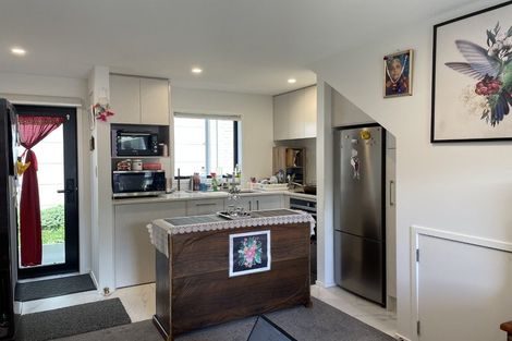 Photo of property in 10/17 Pearce Crescent, Taita, Lower Hutt, 5011