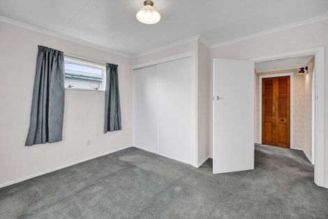 Photo of property in 81 Omata Road, Marfell, New Plymouth, 4310