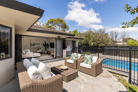 Photo of property in 17 Washington Place, Havelock North, 4130