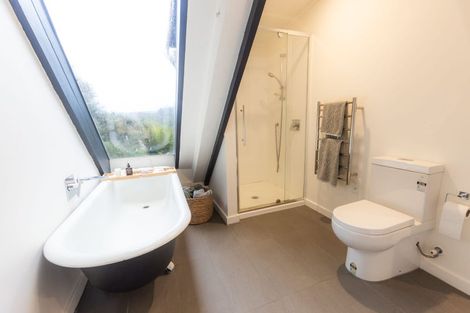 Photo of property in 33 Tainui Road, Titirangi, Auckland, 0604