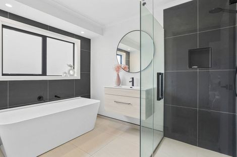 Photo of property in 52 Oakdale Drive, Kinloch, Taupo, 3377