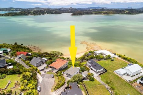 Photo of property in 3 Veronica Street, Paihia, 0200