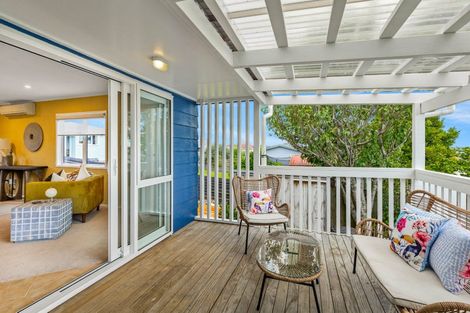 Photo of property in 1/32 Neil Avenue, Te Atatu Peninsula, Auckland, 0610