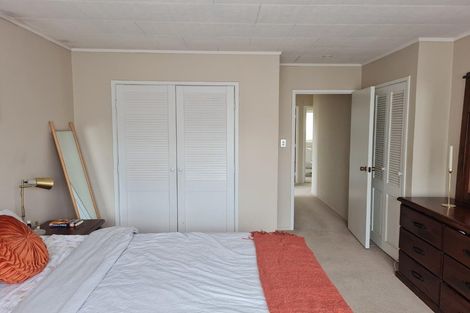 Photo of property in 71 West Harbour Drive, West Harbour, Auckland, 0618