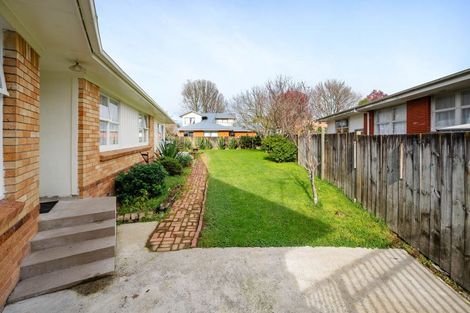 Photo of property in 8 Robert Grigg Place, Hamilton East, Hamilton, 3216