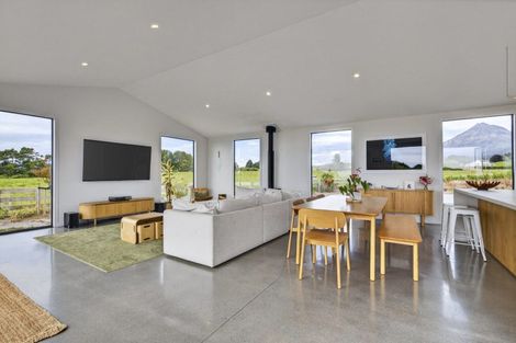 Photo of property in 589 Kent Road, Korito, New Plymouth, 4371