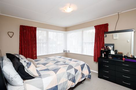 Photo of property in 18 Catlins Crescent, Milson, Palmerston North, 4414