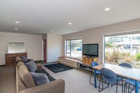 Photo of property in 15 Kennedy Place, Waikanae Beach, Waikanae, 5036