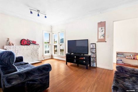 Photo of property in 4039 Great North Road, Glen Eden, Auckland, 0602