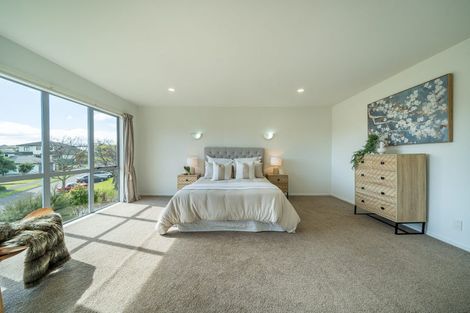 Photo of property in 12 Lanyon Place, Whitby, Porirua, 5024