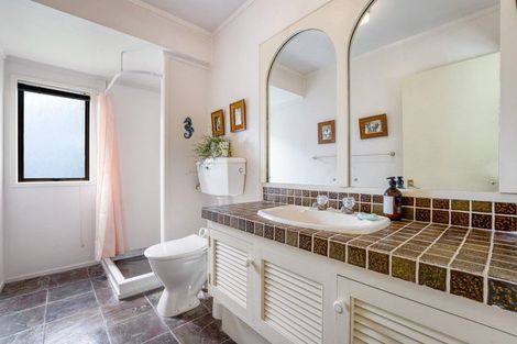 Photo of property in 9 Langstone Place, Chatswood, Auckland, 0626