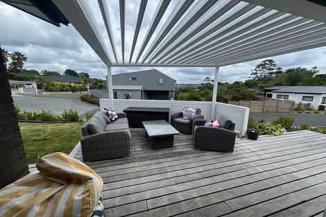 Photo of property in 13 Odlin Lane, Red Beach, 0932