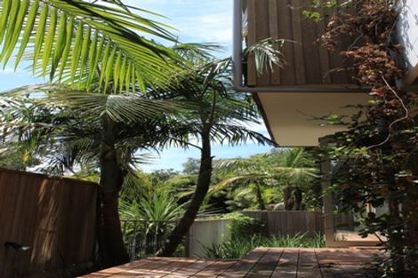 Photo of property in 2/83 Hinemoa Street, Birkenhead, Auckland, 0626