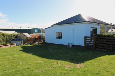 Photo of property in 27 Brighton Road, Green Island, Dunedin, 9018