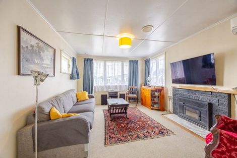 Photo of property in 6 Montgomery Street, Waipukurau, 4200