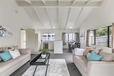 Photo of property in 29 Loughanure Place, Massey, Auckland, 0614