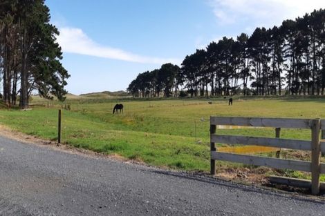 Photo of property in 218 Pukenamu Road, Te Horo, Otaki, 5581