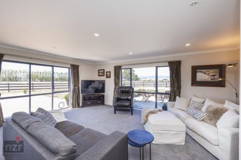 Photo of property in 75 Spur Road West, Colyton, Feilding, 4775