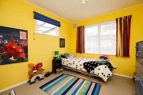 Photo of property in 18 Catlins Crescent, Milson, Palmerston North, 4414