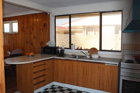 Photo of property in 18 Saint Leonards Road, Kelston, Auckland, 0602