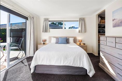 Photo of property in 20 Bermuda Place, One Tree Point, 0118