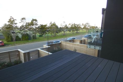 Photo of property in 22 Memorial Park Lane, Hobsonville, Auckland, 0618