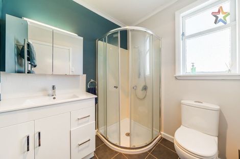 Photo of property in 206a Miromiro Road, Normandale, Lower Hutt, 5010