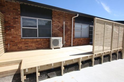 Photo of property in 4/74 Portage Road, New Lynn, Auckland, 0600