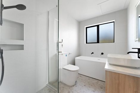 Photo of property in 729 Massey Road, Mangere, Auckland, 2022