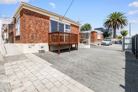 Photo of property in 303a Devon Street West, New Plymouth, 4310