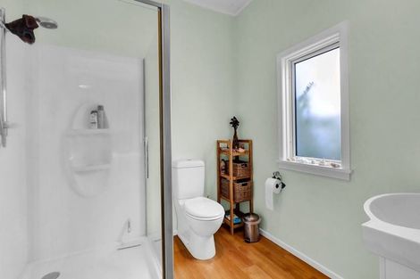 Photo of property in 4 Price Street, Westown, New Plymouth, 4310