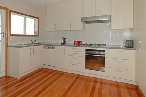 Photo of property in 8 Waiohua Road, Greenlane, Auckland, 1061