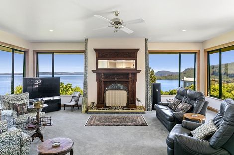 Photo of property in 40 Whakamoenga Point, Acacia Bay, Taupo, 3385