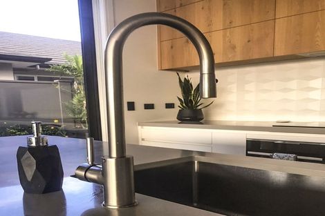 Photo of property in 100 Metoriti Crescent, Karaka, 2124