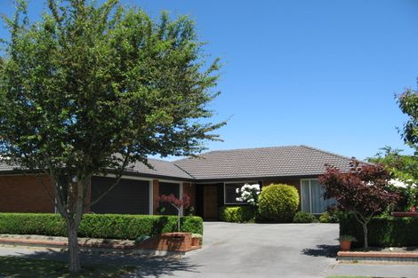 Photo of property in 16 Berkshire Drive Avonhead Christchurch City