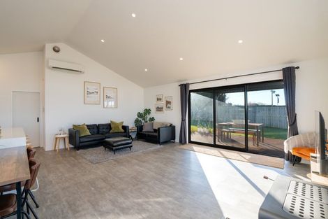 Photo of property in 73 Kilmarnock Street, Wallacetown, 9816