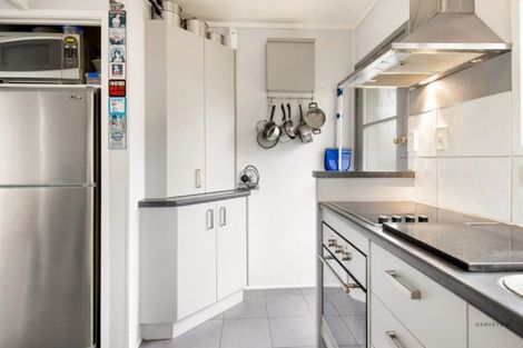 Photo of property in 1/15 Lancelot Place, Glenfield, Auckland, 0629