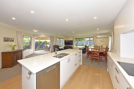 Photo of property in 53 Skyedale Drive, Harewood, Christchurch, 8051