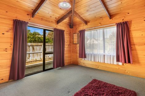 Photo of property in 17 Huia Street, Waikawa, Picton, 7220