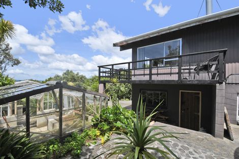 Photo of property in 17 Wonderview Road, Leigh, 0985