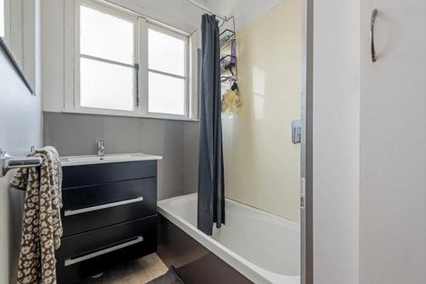 Photo of property in 17 Nottingham Avenue, Awapuni, Palmerston North, 4412