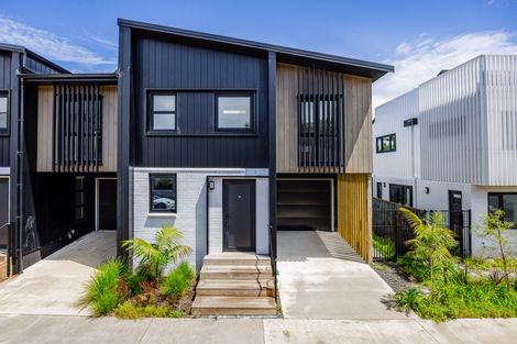 Photo of property in 10 Kaaramuramu Lane, Mangere Bridge, Auckland, 2022