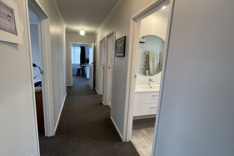 Photo of property in 27 Mokau Place, Terrace End, Palmerston North, 4410