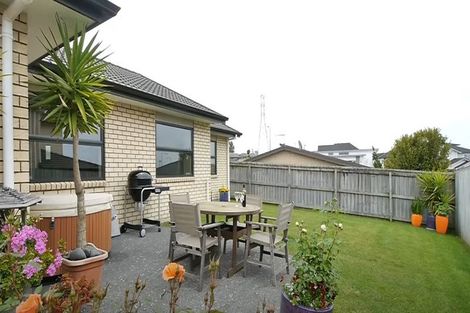 Photo of property in 10 Bonny Crescent, Massey, Auckland, 0614