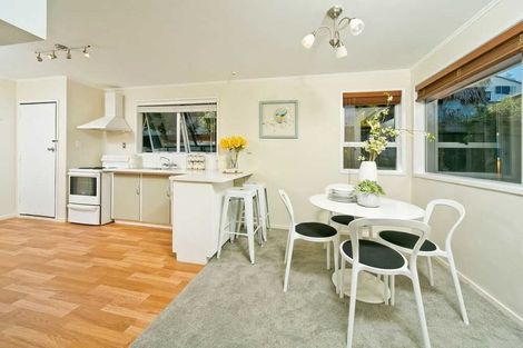 Photo of property in 2/12 Datura Place, Sunnynook, Auckland, 0620
